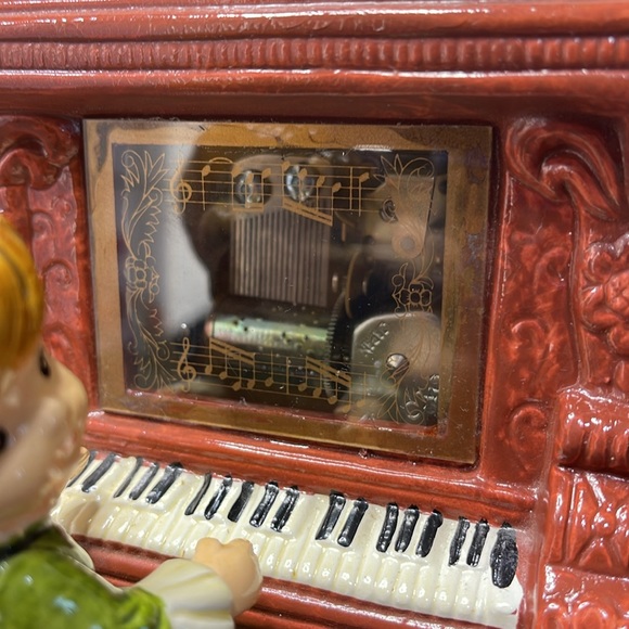 Vtg Toyo Porcelain Girl at Piano Music Box Japan, Plays The Blue Danube Waltz - Picture 3 of 11